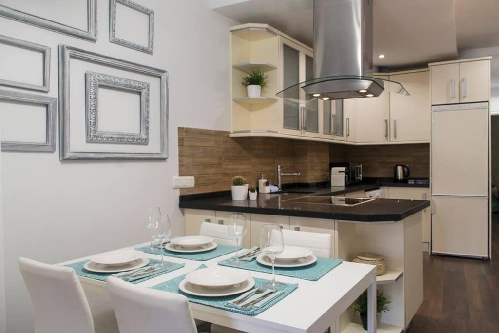 New!!! Luxury City Center & Private Terrace Малага Экстерьер фото
